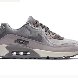 Size 6 Women’s Nike air max 90 gray velvet